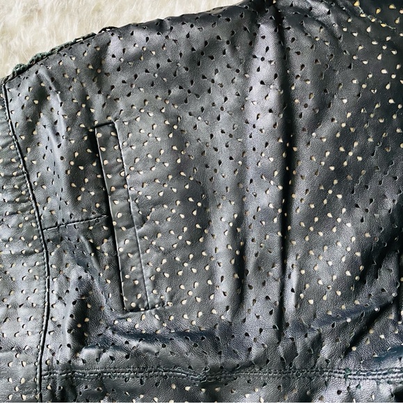 Gorgeous Marc Jacobs leather shorts - Picture 2 of 10